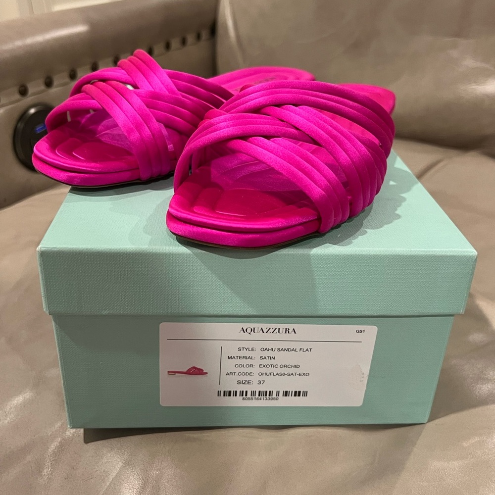 Aquazurra NIB never worn OAHU SANDAL FLAT. Size 27.